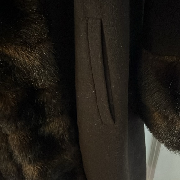 Gorgeous! Albert Nipon Faux Fur Wool Car Coat. Chocolate Brown. Size Medium - Picture 5 of 11